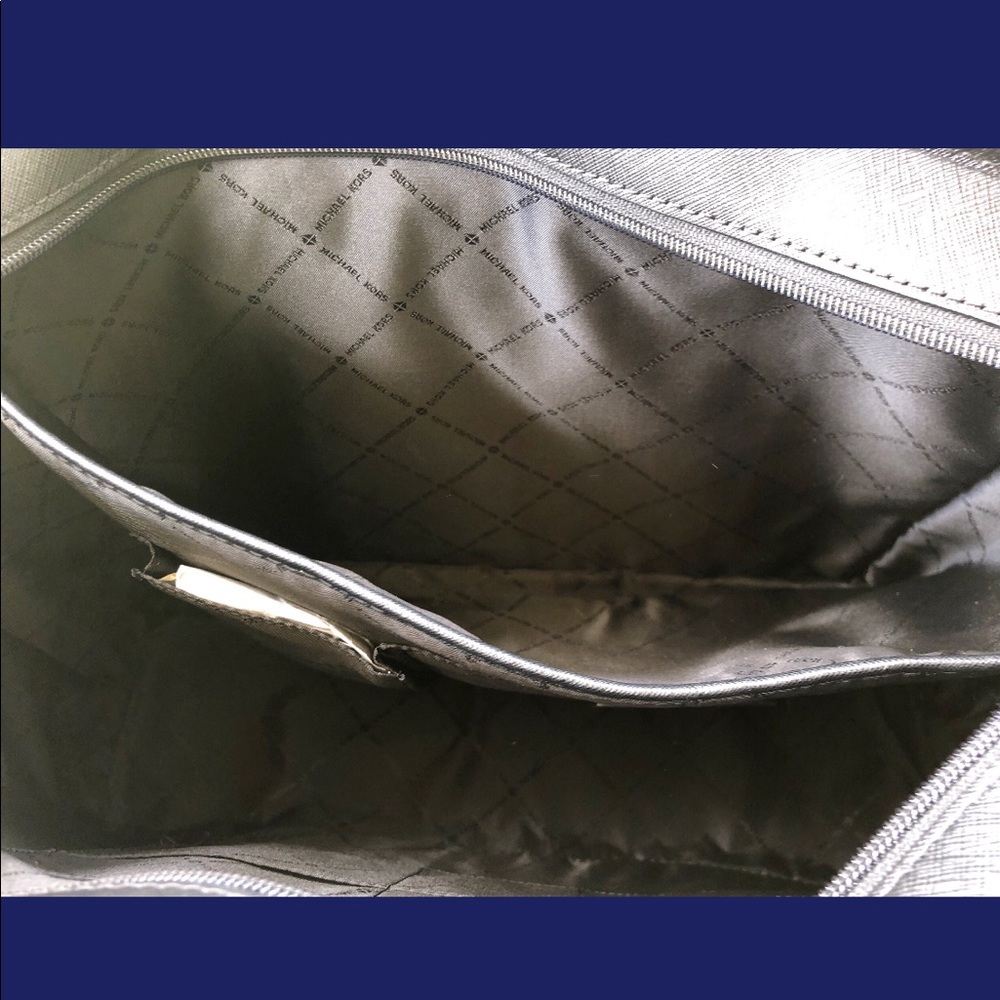 Michael Kors Large Tote &Wallet SET - Picture 6 of 8